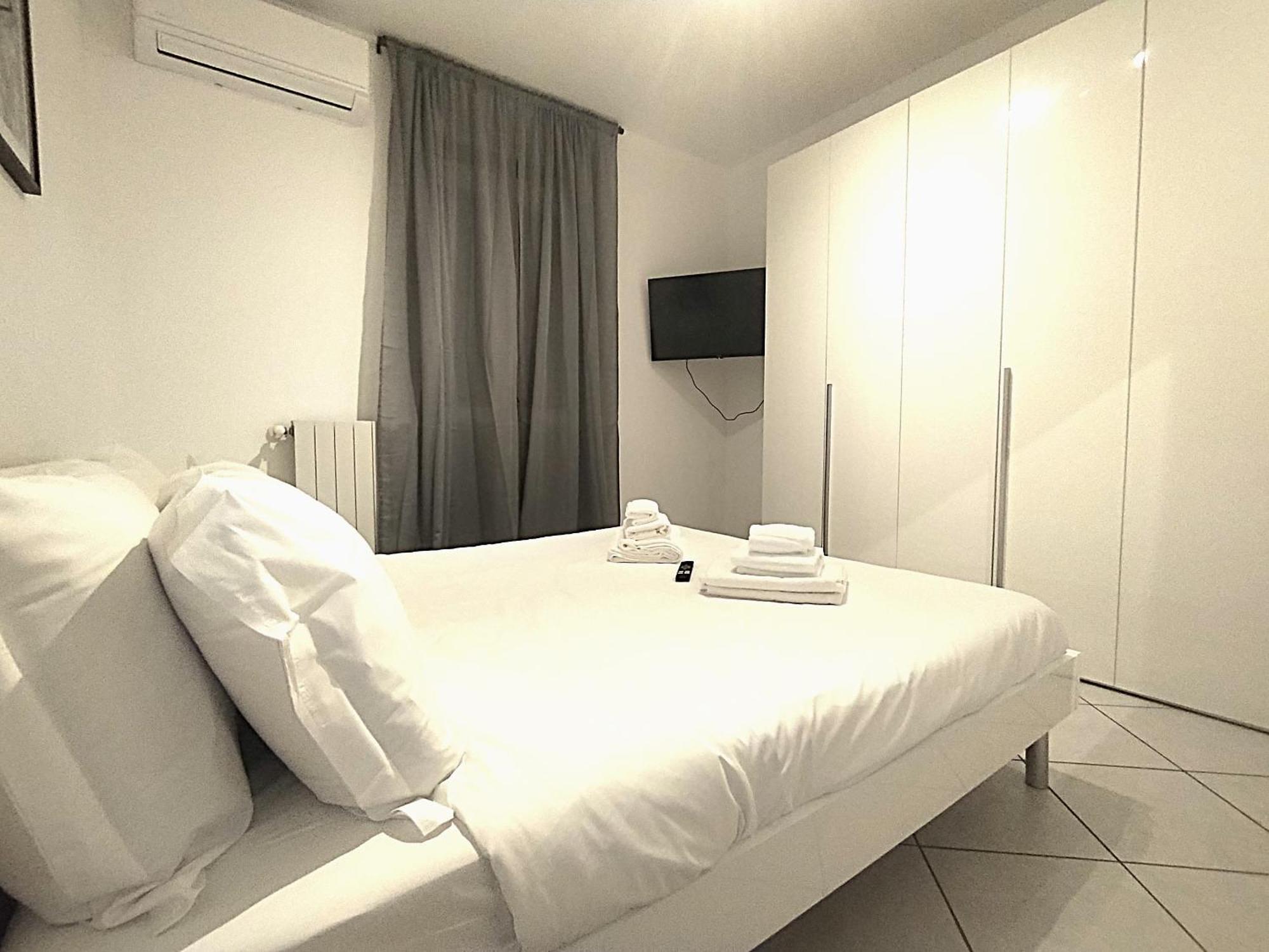 Aparthotel Hh Monferrato Alessandria Esterno foto